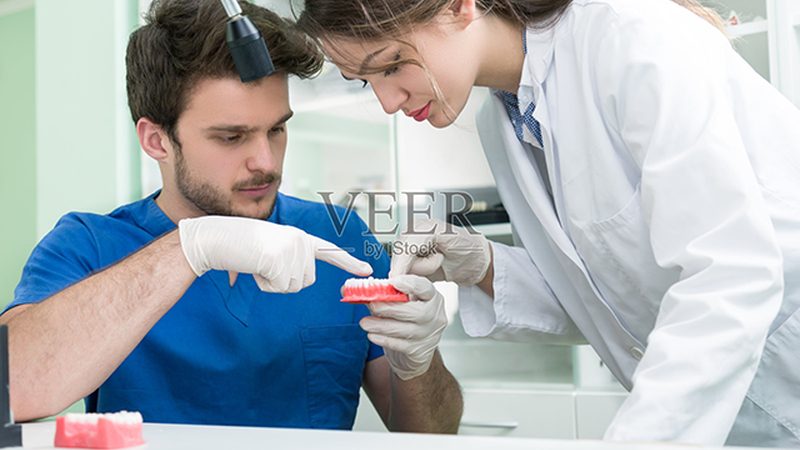 全瓷牙与烤瓷牙：材质、工艺与适用场景解析